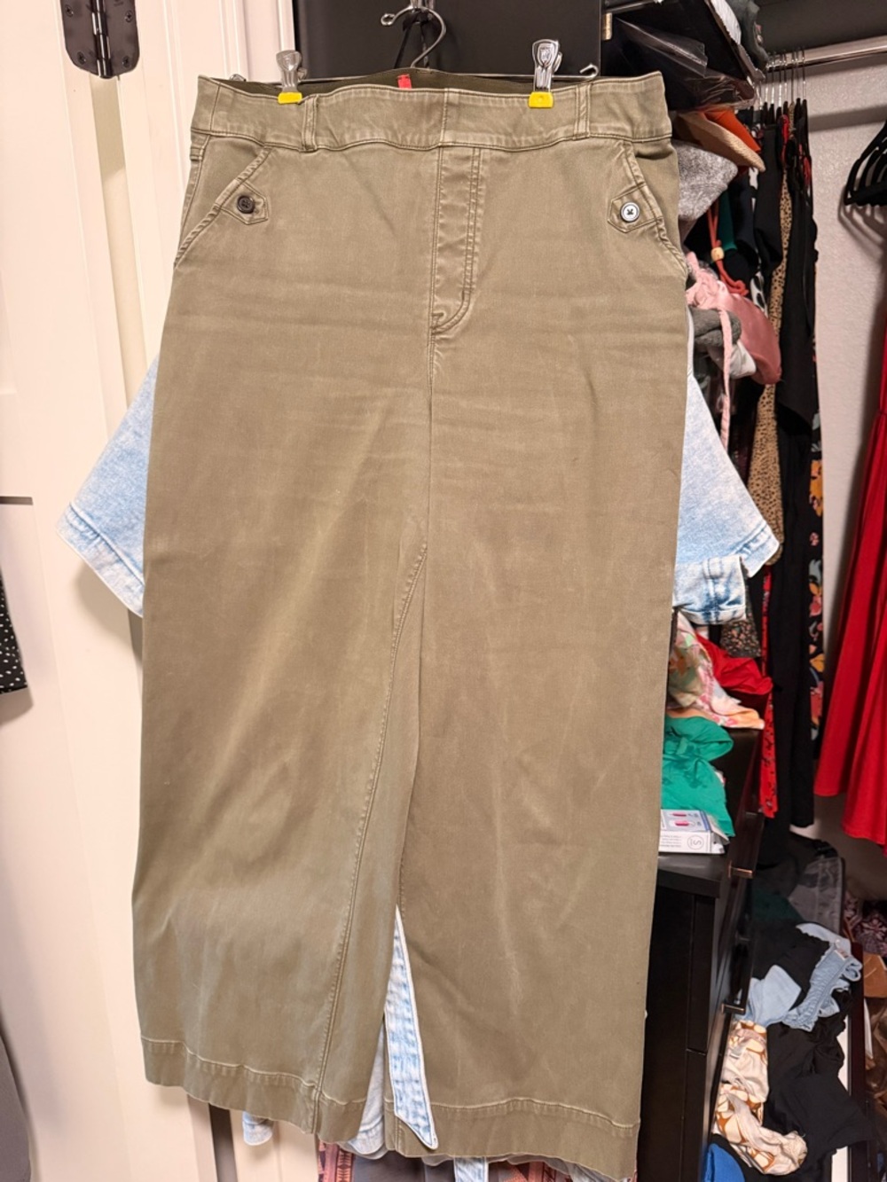 SPANX Men's Olive Green Wide-Leg Chinos with Button Flap Back Pockets
